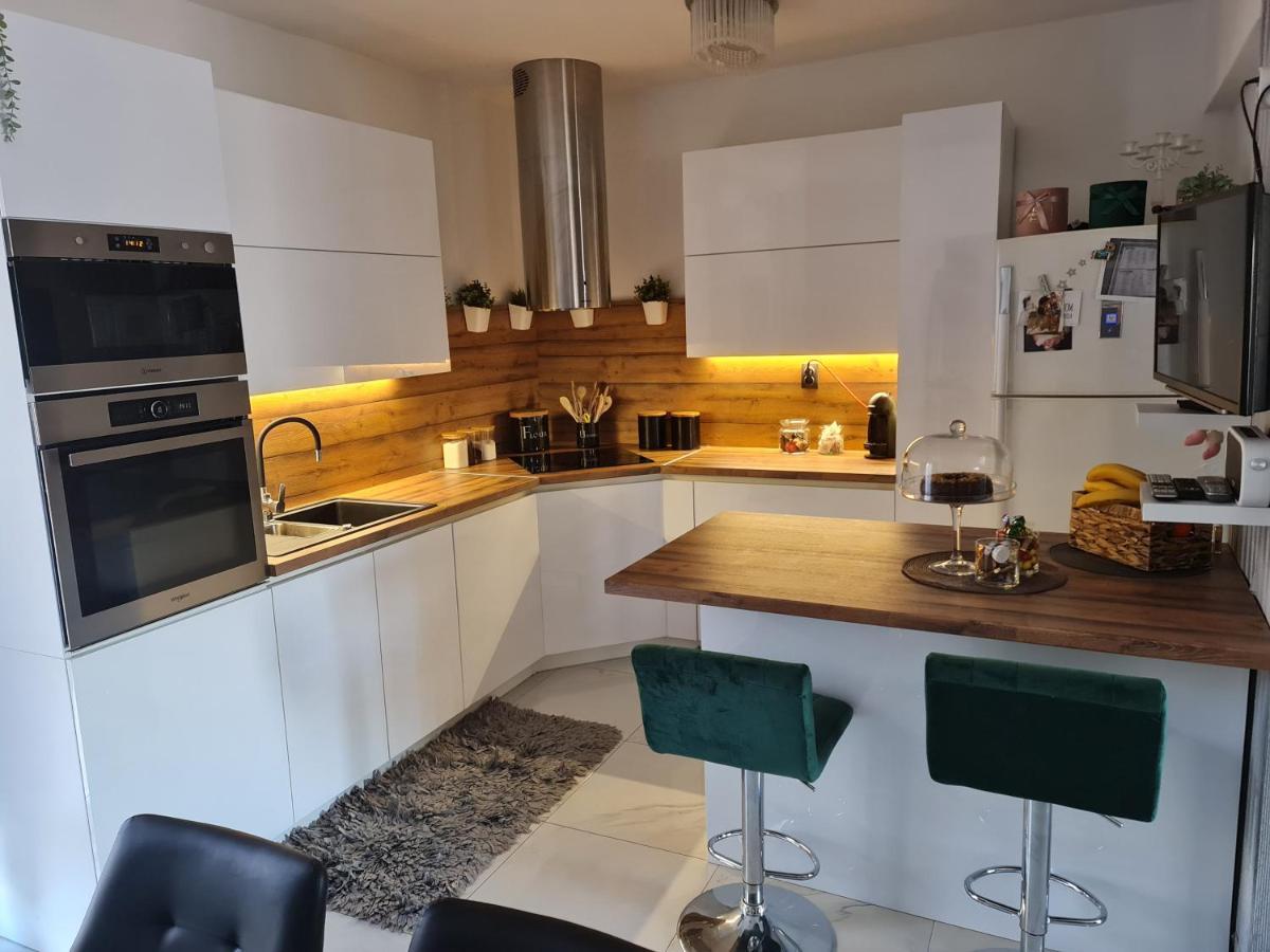 Luxury Apartments Mia Подстрана Екстериор снимка