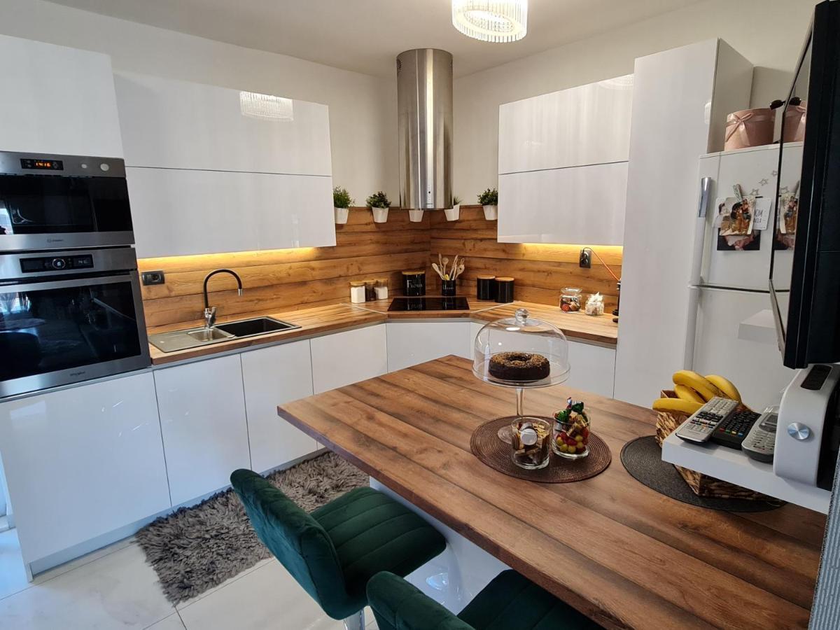 Luxury Apartments Mia Подстрана Екстериор снимка