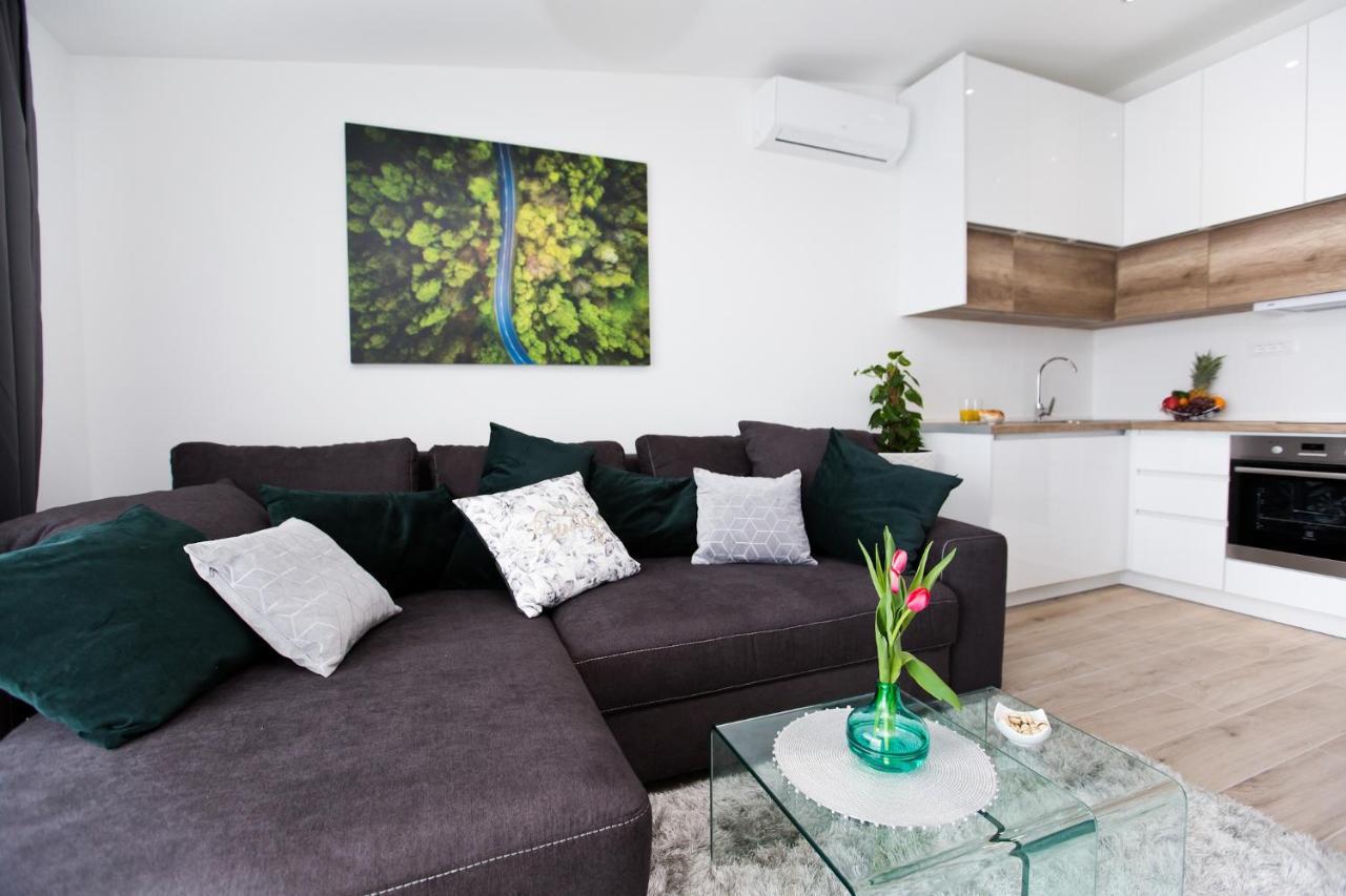 Luxury Apartments Mia Подстрана Екстериор снимка